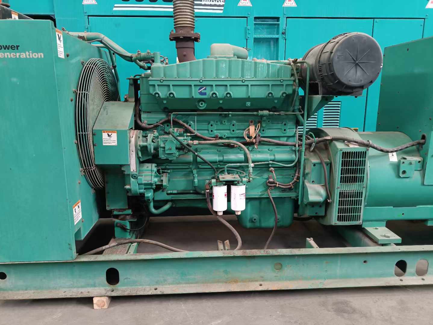 定日过载会对 600kW 柴油发电机组造成哪些损害？