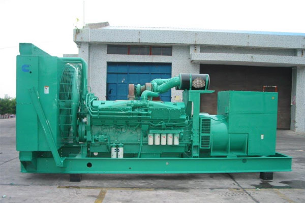 定日工厂发电机应急发电时如何更准确地检查发电机状态？