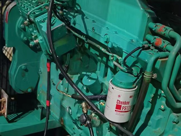 定日如何确定新的发电机组控制系统是否与原系统兼容？