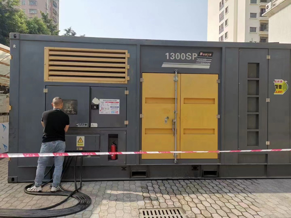 定日500KW发电机组冬季应该配多大的启动电瓶？